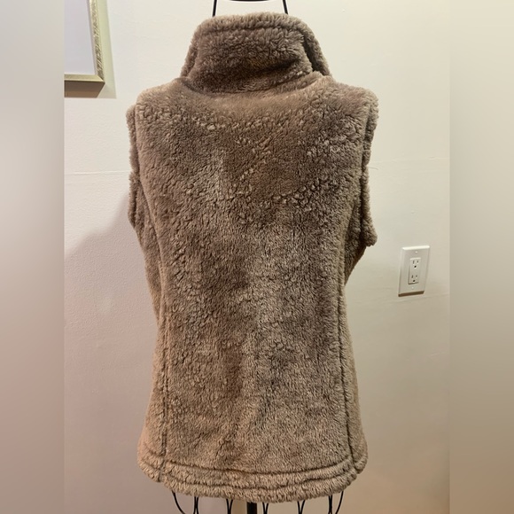 Women’s Free Country Tan Vest- Small - Picture 2 of 5